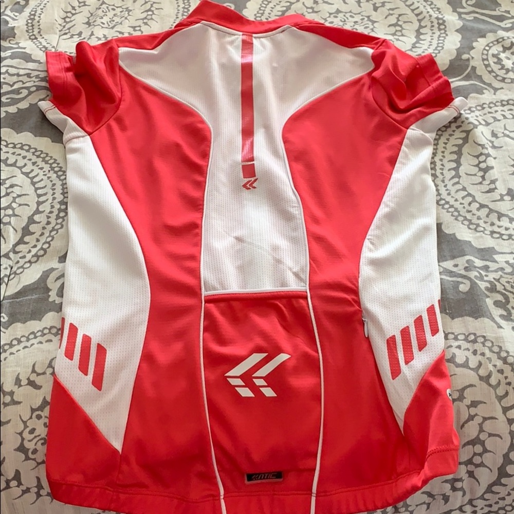 Cycle Tops - image 3